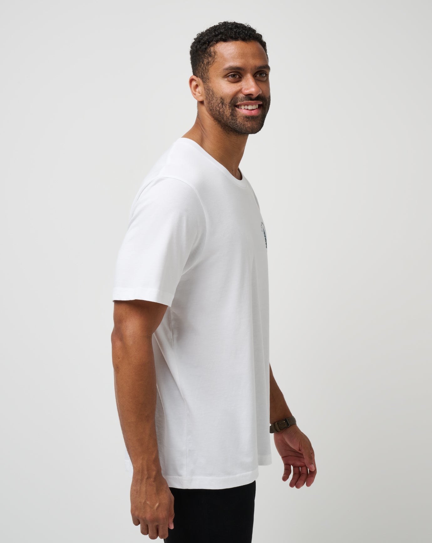 Travis Mathew Outlet | Adventure Season Tee