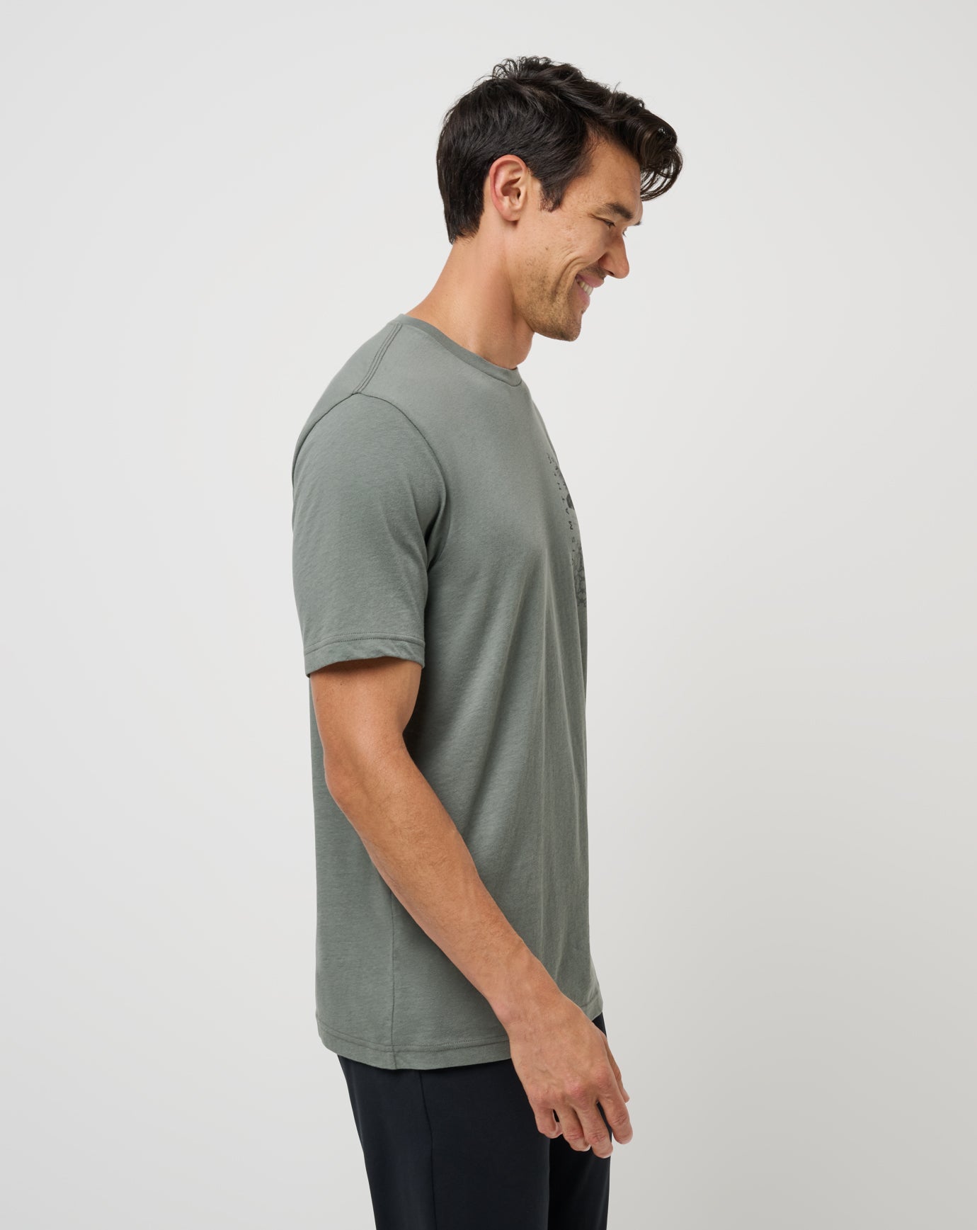 Travis Mathew Outlet | Global Pass Tee
