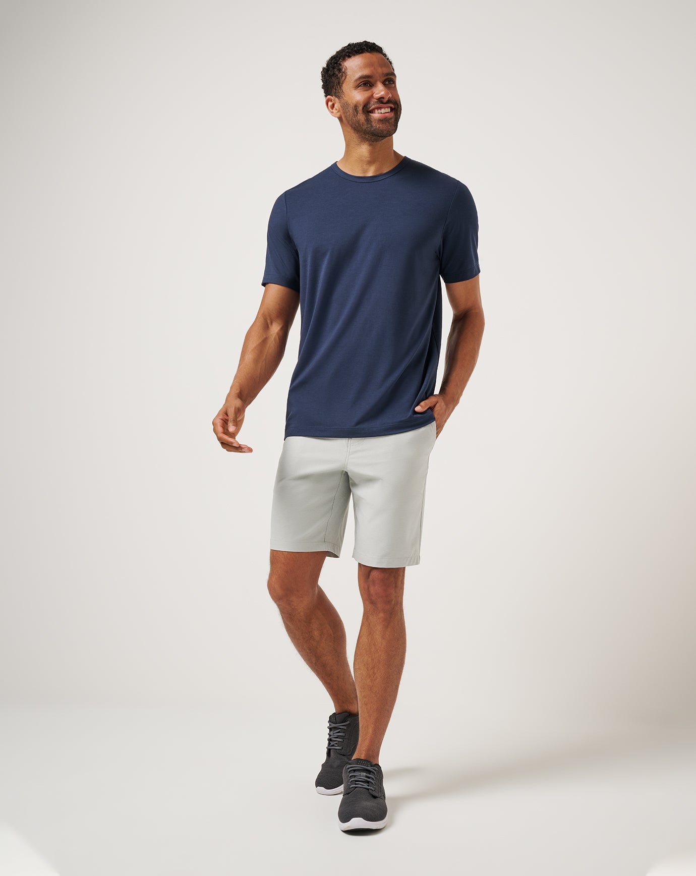 Travis Mathew Hot sale | Long Holiday Tee
