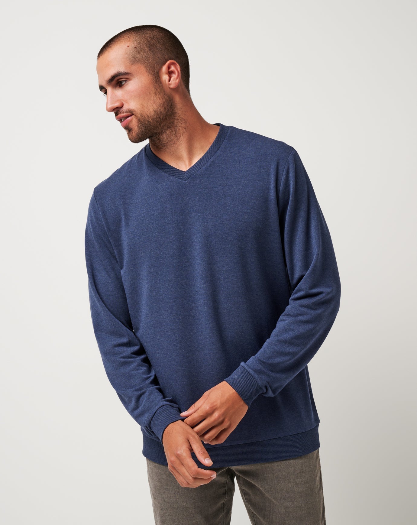 Travis Mathew Online | Amenities V-Neck Crew