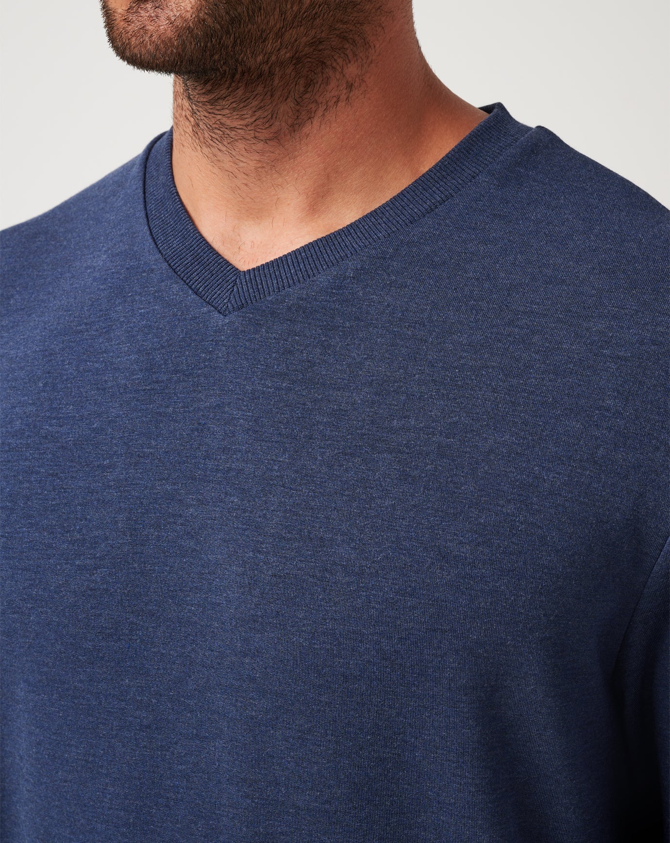 Travis Mathew Online | Amenities V-Neck Crew