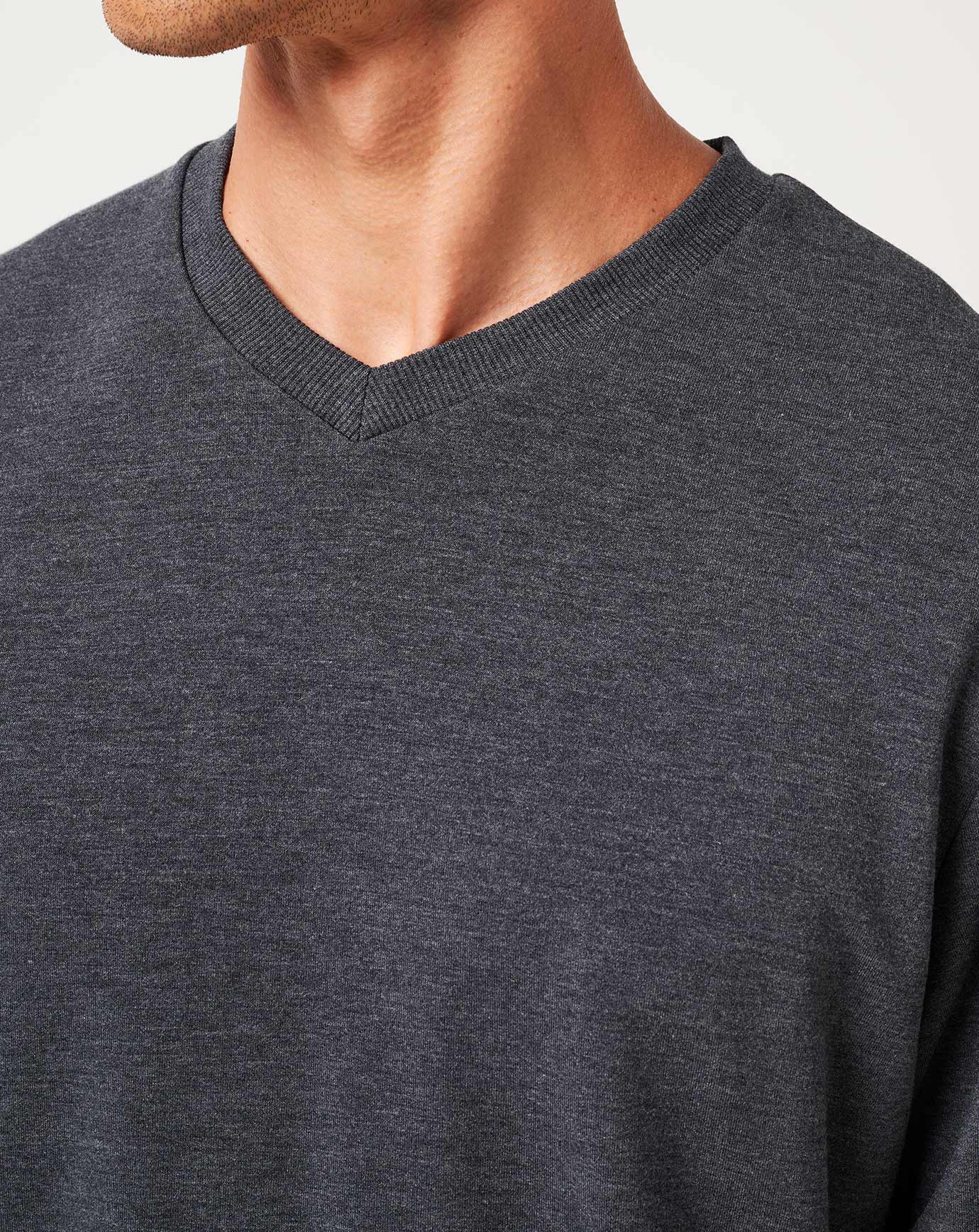 Travis Mathew Discount | Amenities V-Neck Crew
