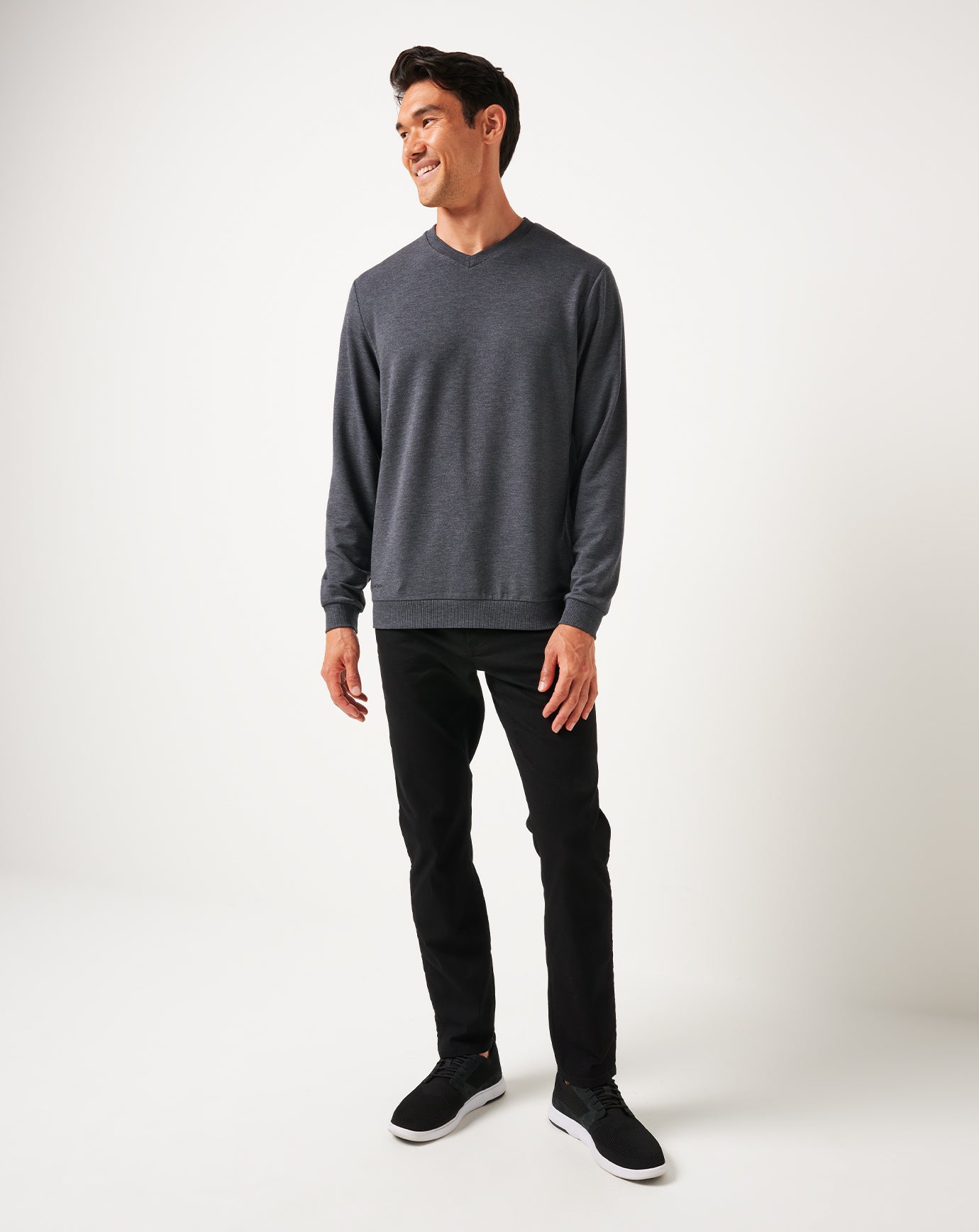 Travis Mathew Discount | Amenities V-Neck Crew