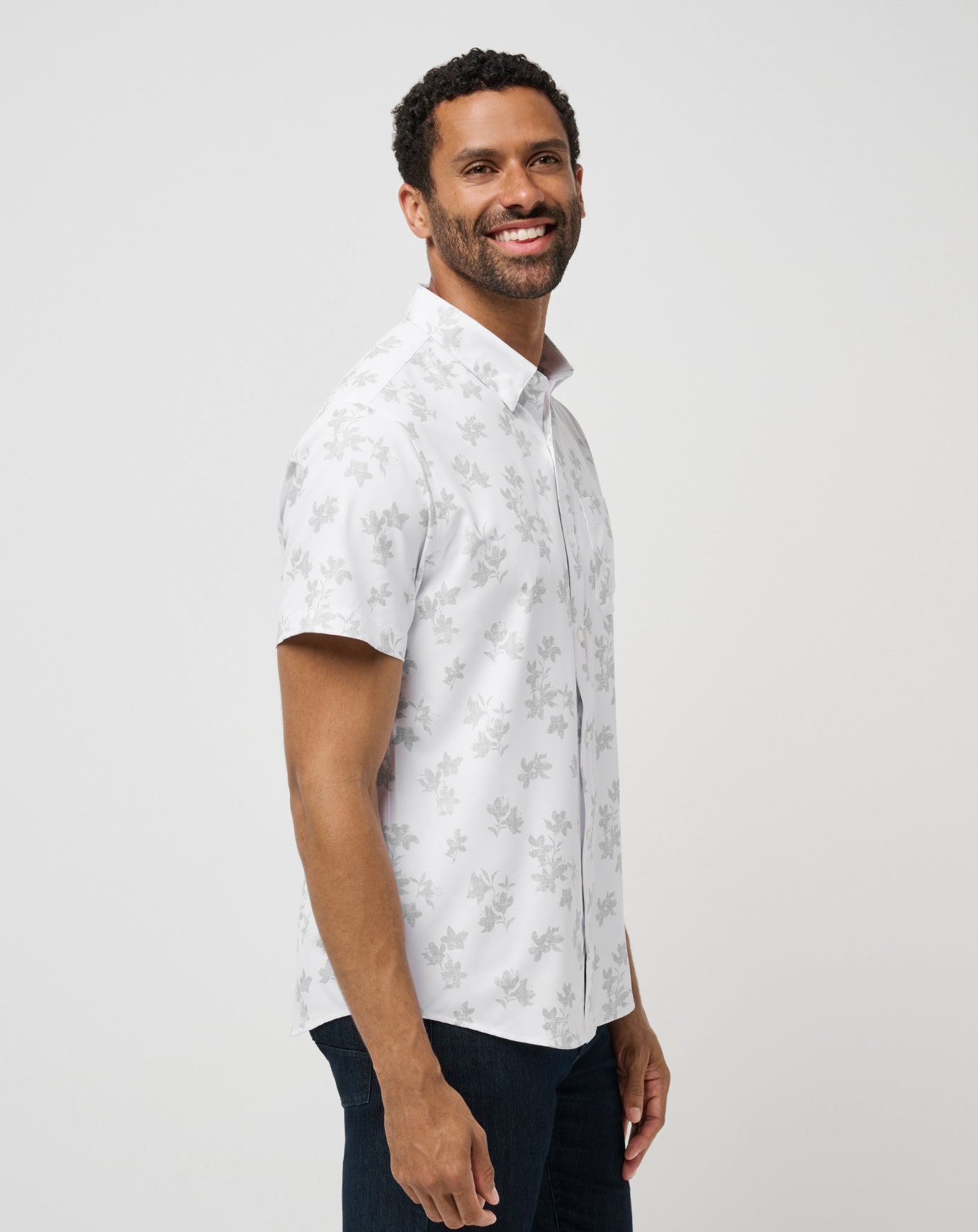 Travis Mathew On Sale | Mist On The Lake Button-Up