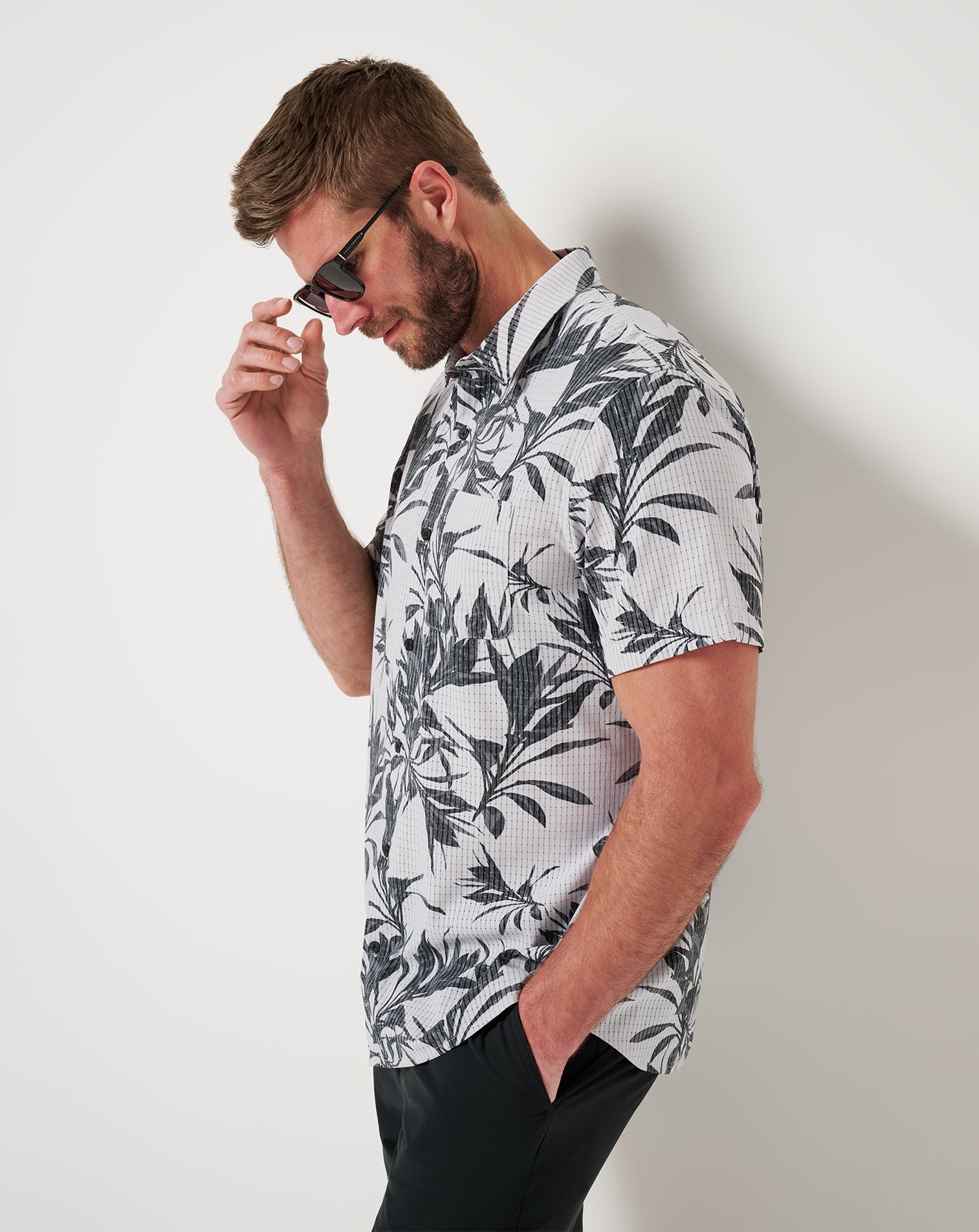 Travis Mathew US | Light Map Button-Up