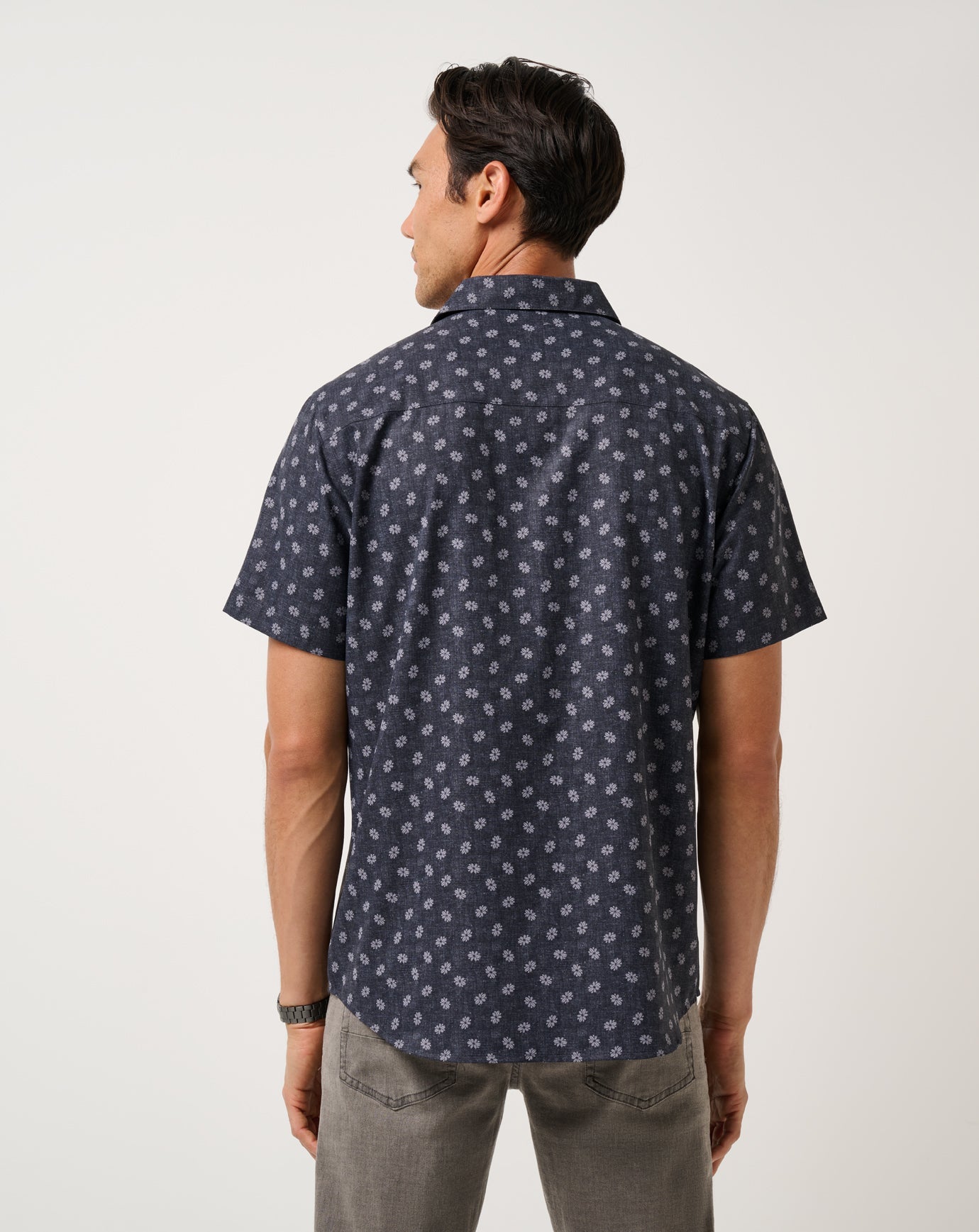 Travis Mathew Outlet | Techwoven Grey Wind Button-Up
