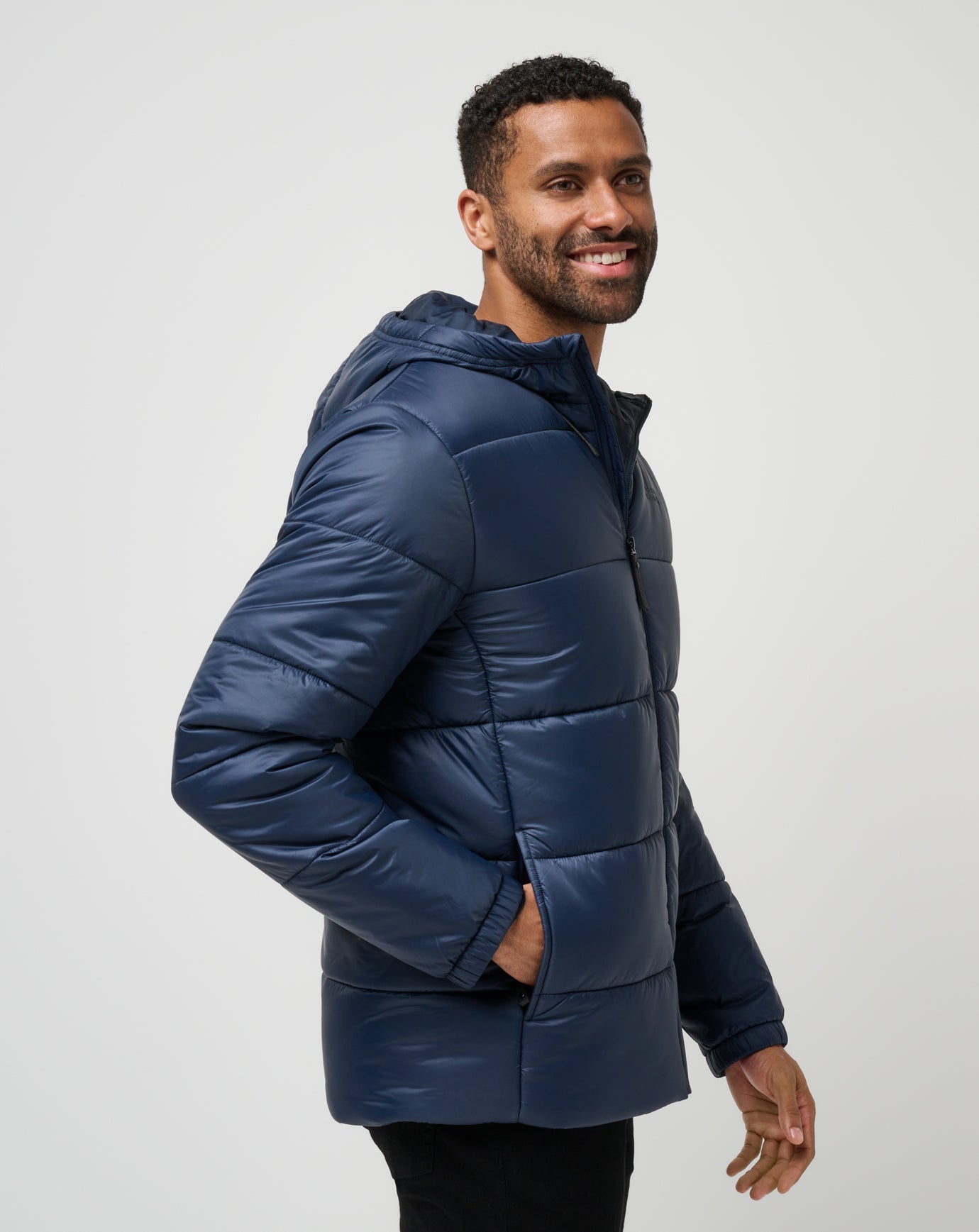 Travis Mathew Outlet | Aves Tech Puffer Jacket