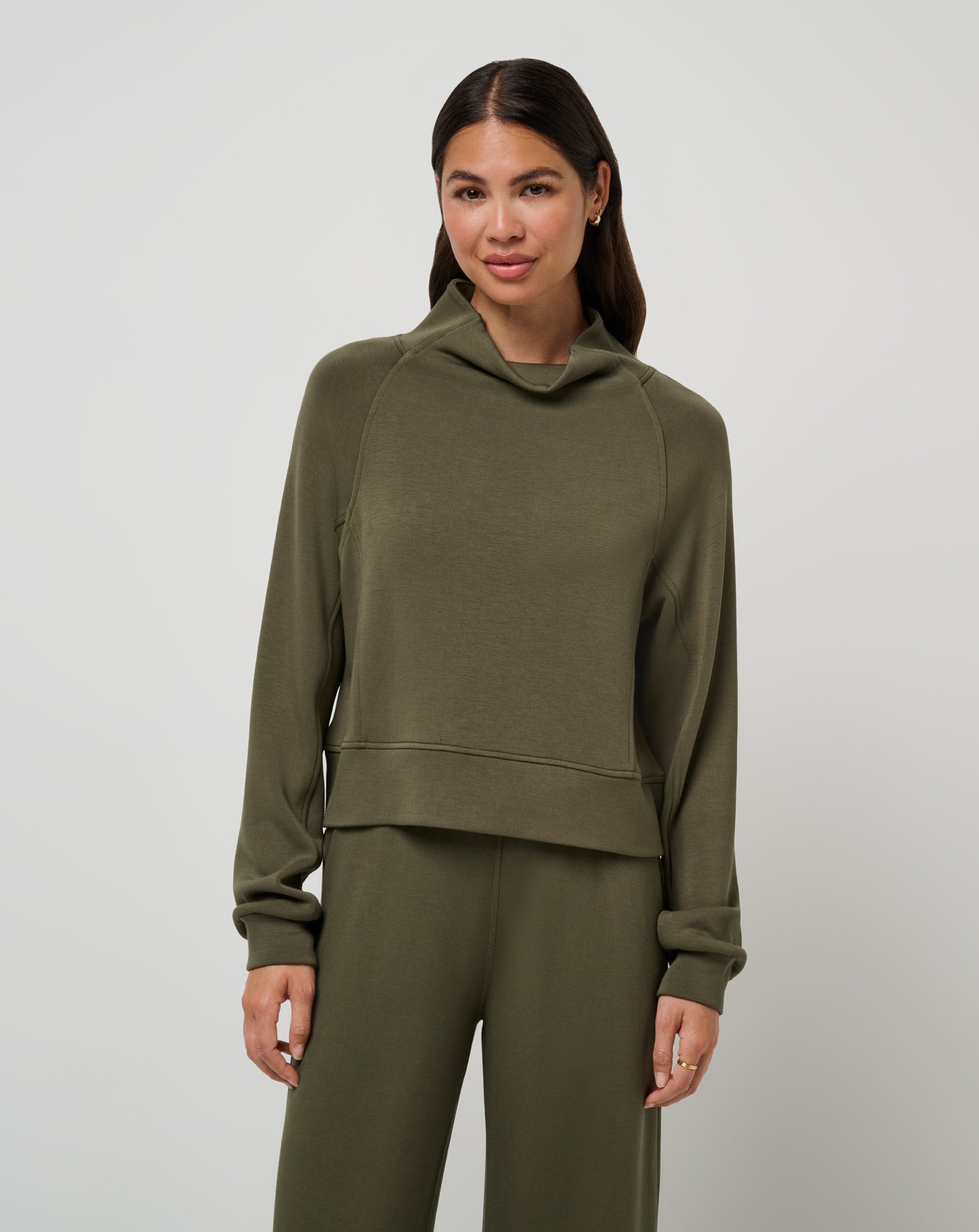 Travis Mathew Sale | Skyloft Soft Funnel Neck