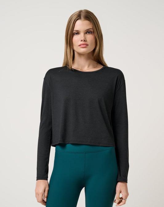 Travis Mathew On Sale | Skyloft Light Celestia Top