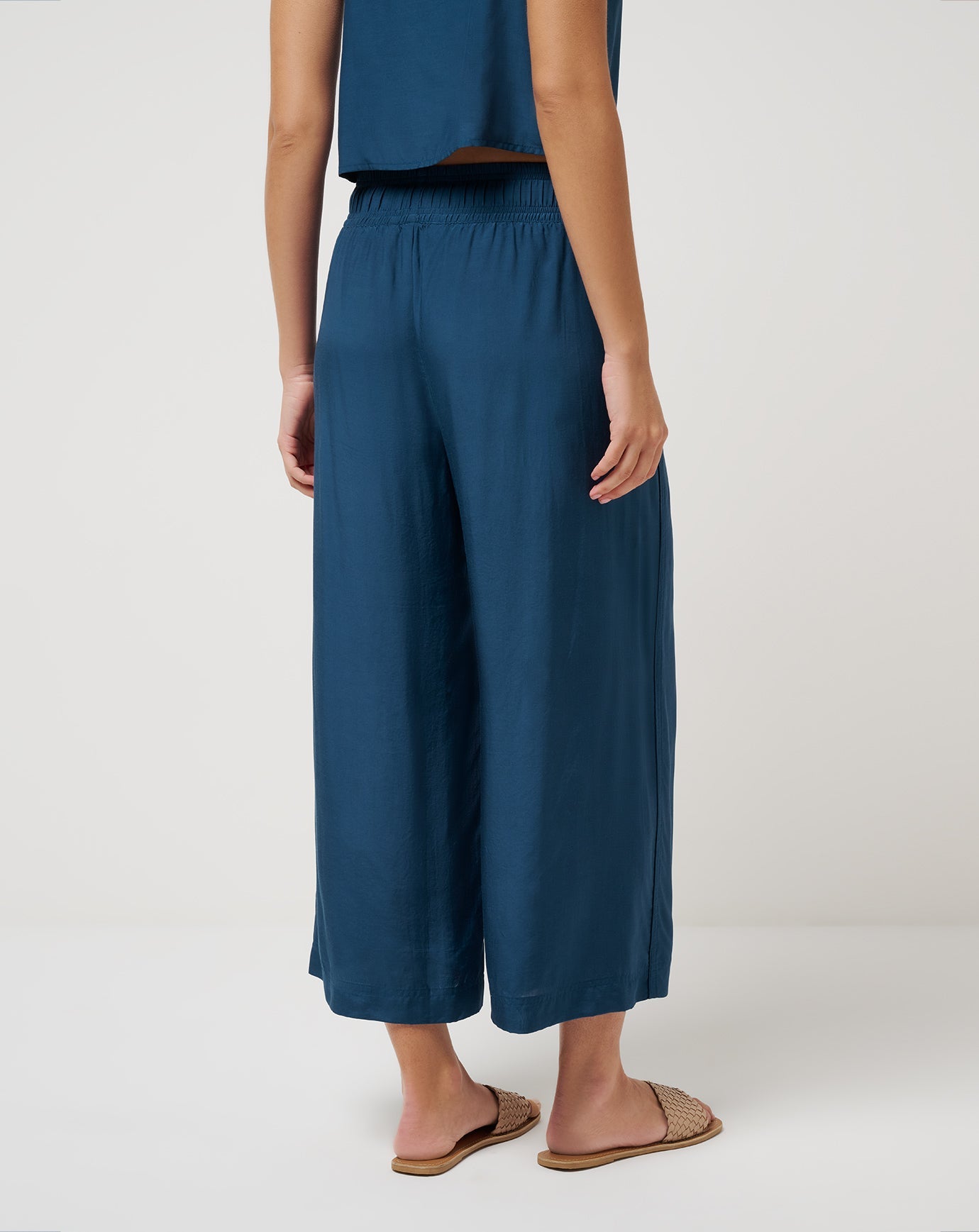 Travis Mathew Outlet | Savanna Cropped Wide Leg Pant
